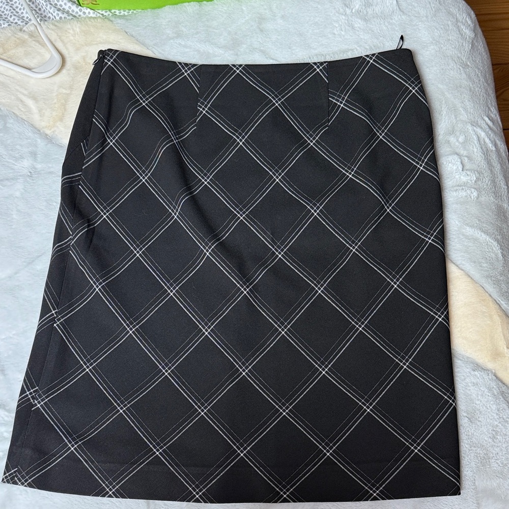 Vintage Alfani Black and White Plaid Pencil Skirt